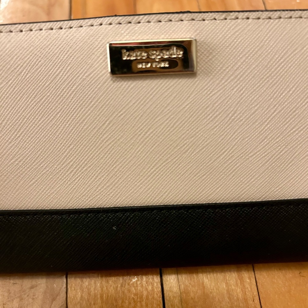 Kate Spade Black and Ecru Leather Card Wallet - Picture 3 of 6